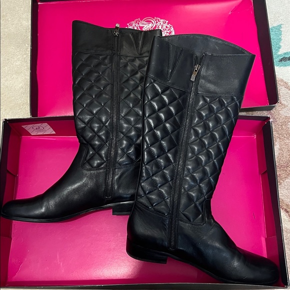 Vince Camuto Black Quilted Boots - Picture 3 of 9